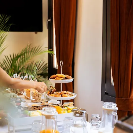 Doar Bed and Breakfast Μπεράτ